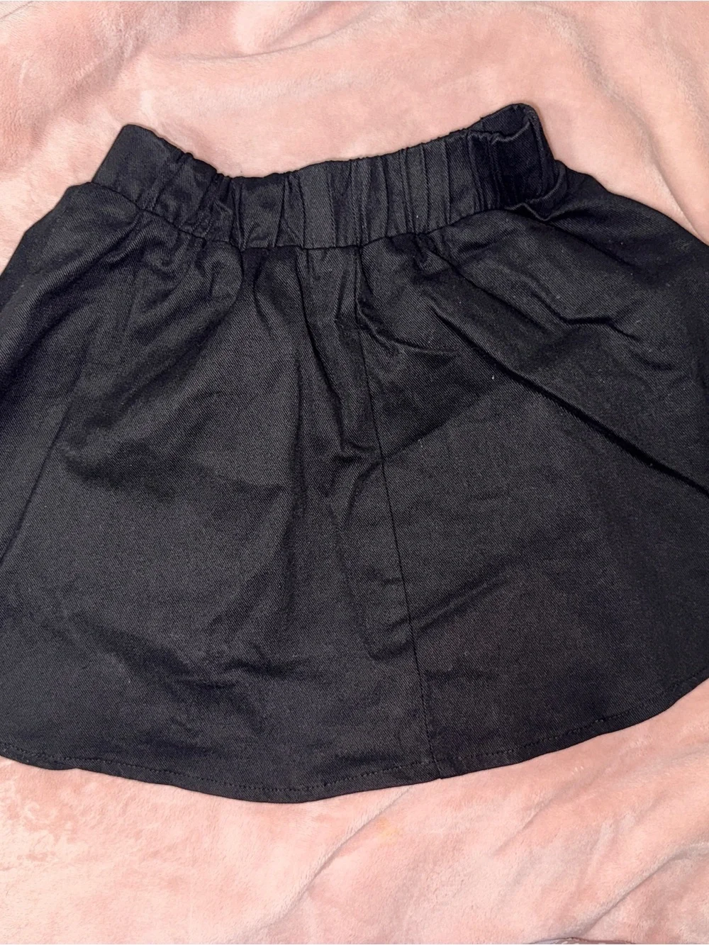 HYFVE Black Elastic Waist Mini Skirt